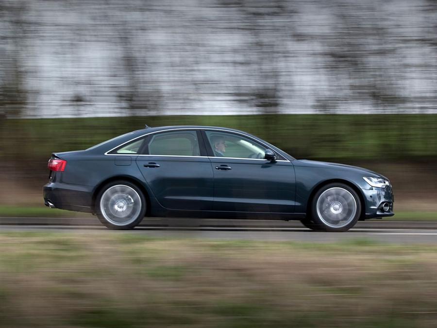  Audi A6 3.0 TDI Quattro Sedan (4G, C7) 2011 года  (UK) (фото 3 из 13)